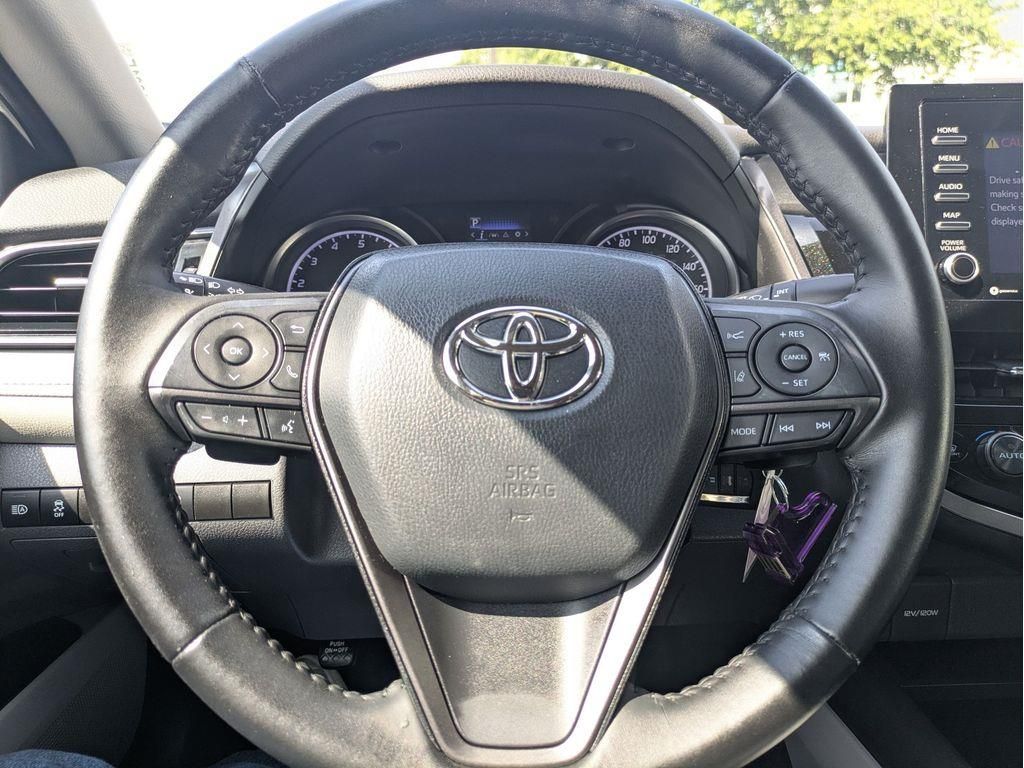 2023 Toyota Camry SE photo 17