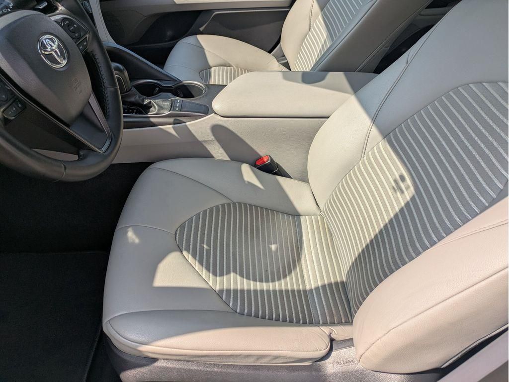 2023 Toyota Camry SE photo 14