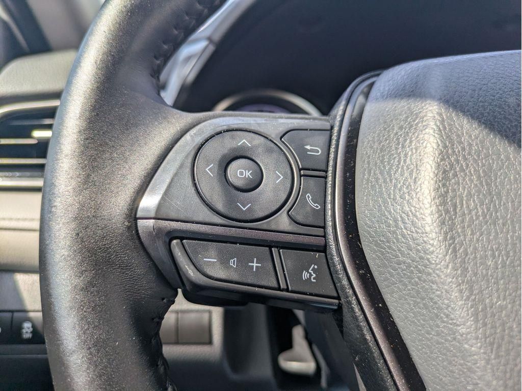 2023 Toyota Camry SE photo 18
