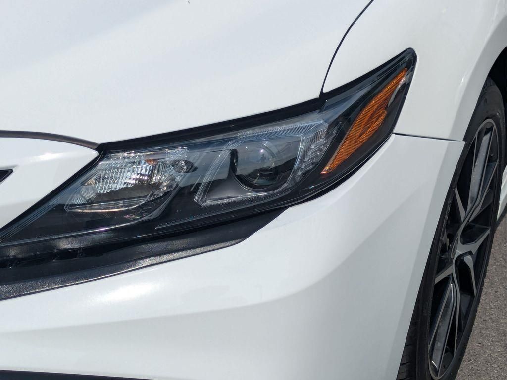 2023 Toyota Camry SE photo 10