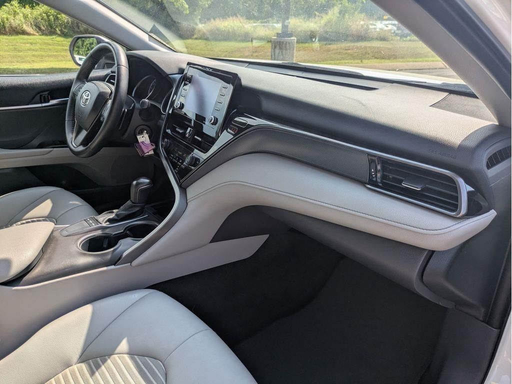 2023 Toyota Camry SE photo 29