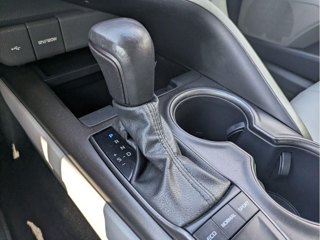 2023 Toyota Camry SE photo 25