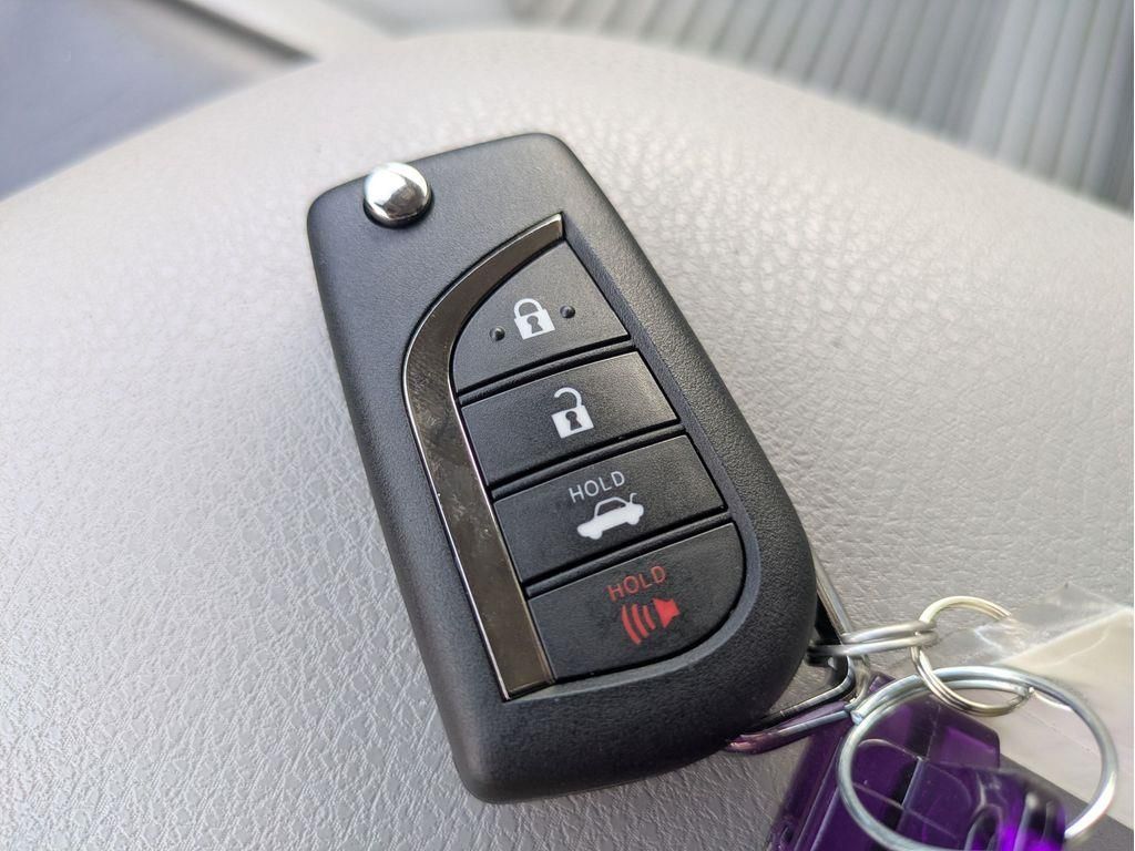 2023 Toyota Camry SE photo 31