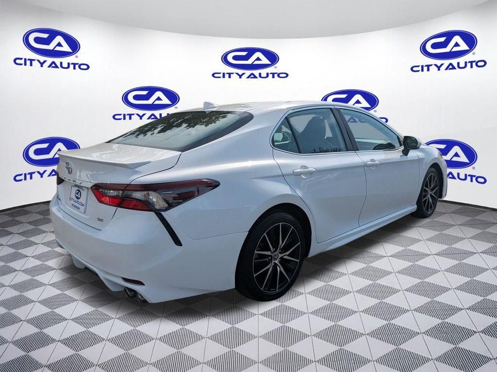 2023 Toyota Camry SE photo 8