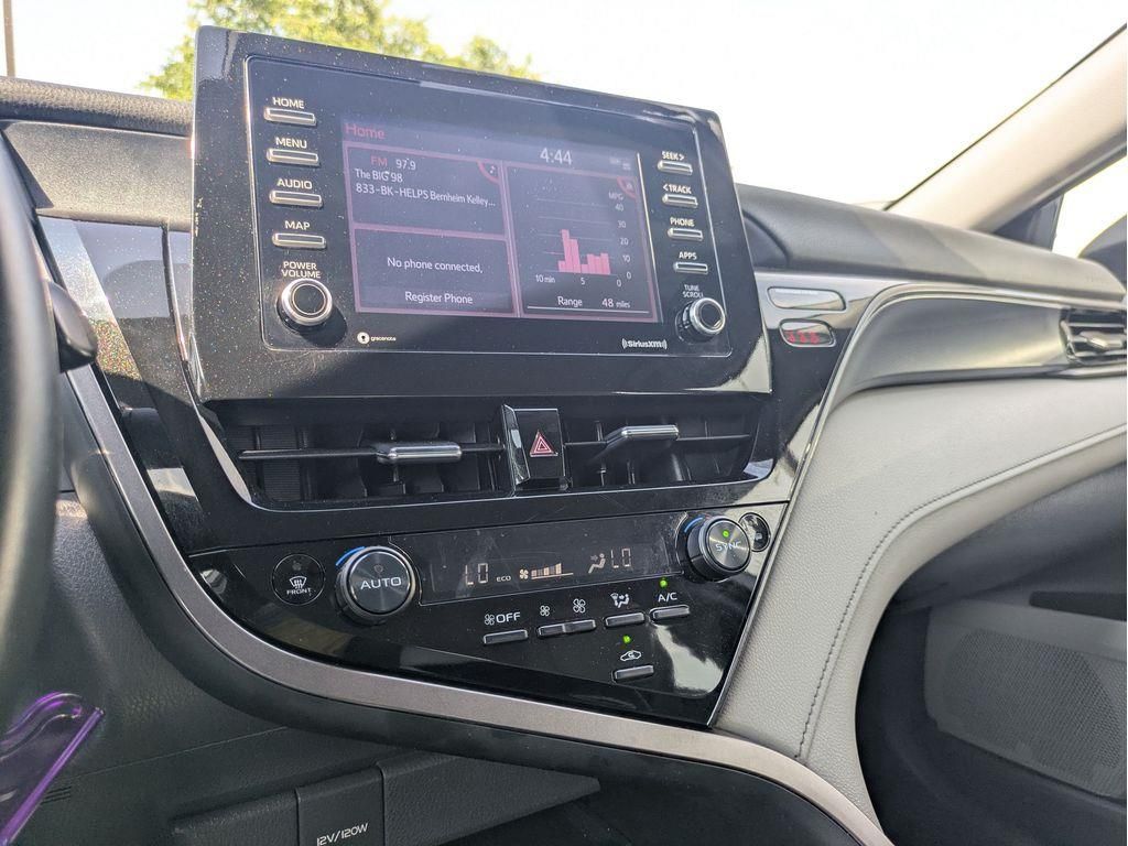 2023 Toyota Camry SE photo 22