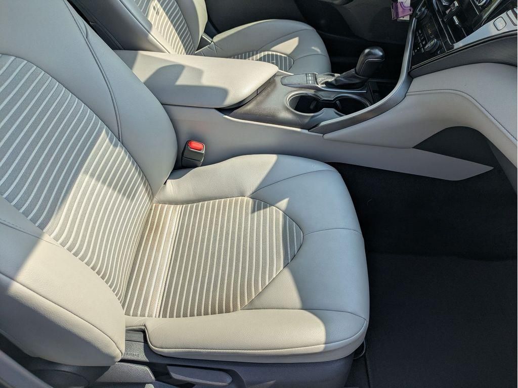 2023 Toyota Camry SE photo 28