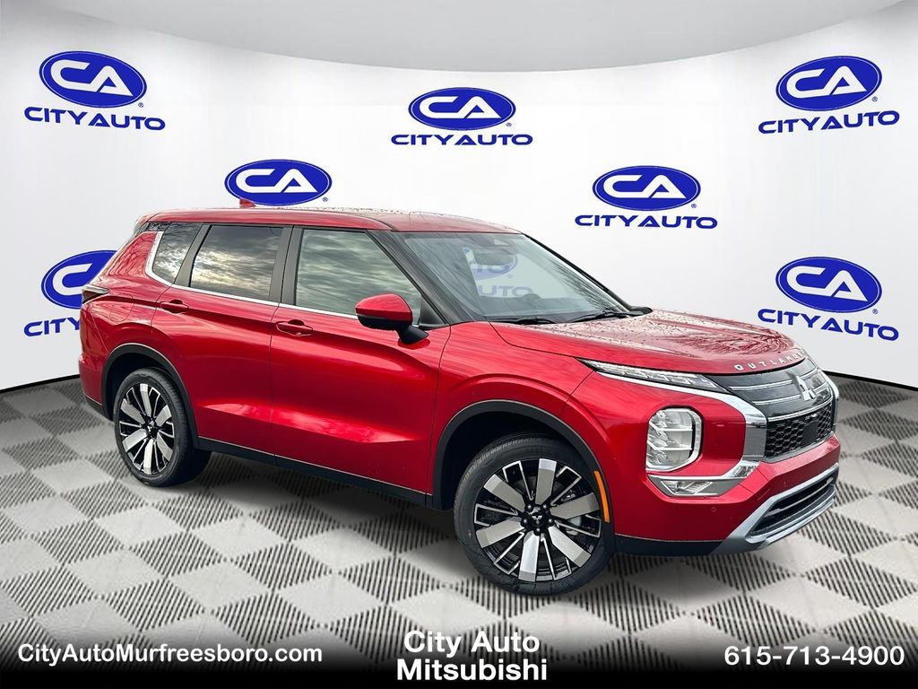 2026 Mitsubishi Outlander SE's photo