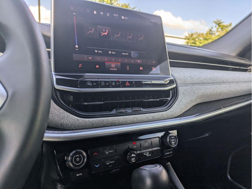 2024 Jeep Compass Latitude - Photo 24