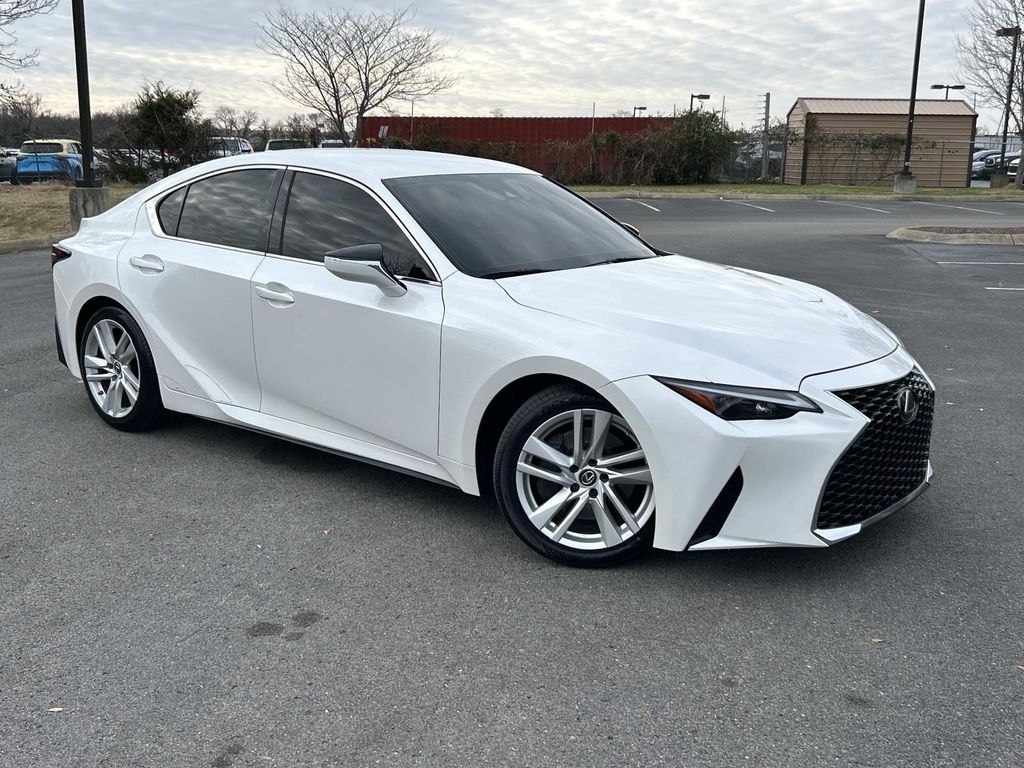 2021 Lexus IS 300's photo
