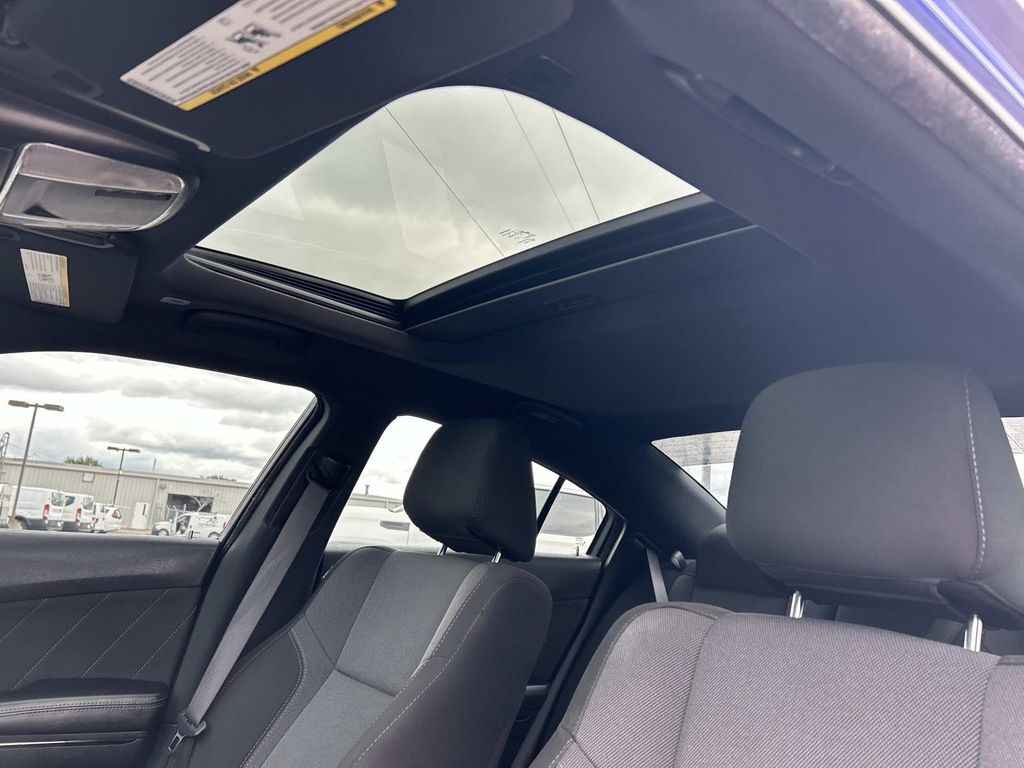 2021 Dodge Charger SXT photo 18