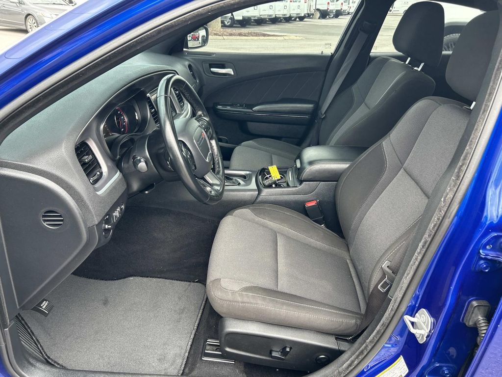 2021 Dodge Charger SXT photo 17