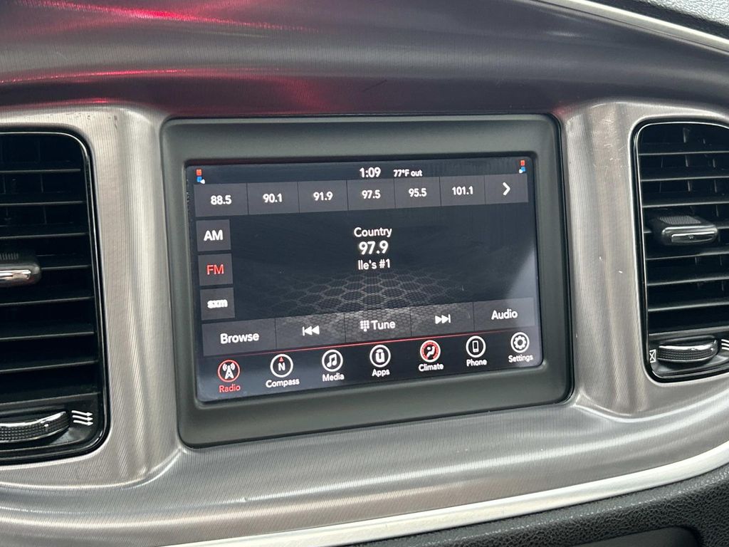 2021 Dodge Charger SXT photo 20