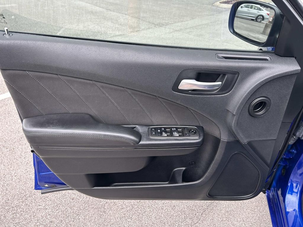2021 Dodge Charger SXT photo 19