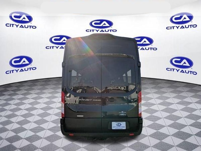 2023 Ford Transit XLT photo 10