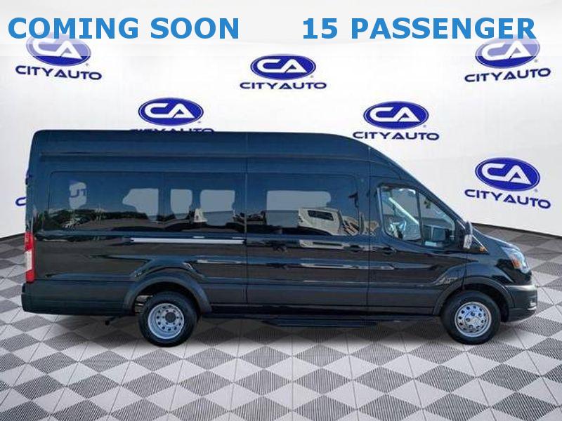 2023 Ford Transit XLT photo 2