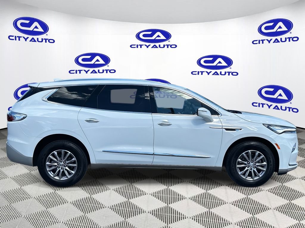 2024 Buick Enclave Premium photo 2