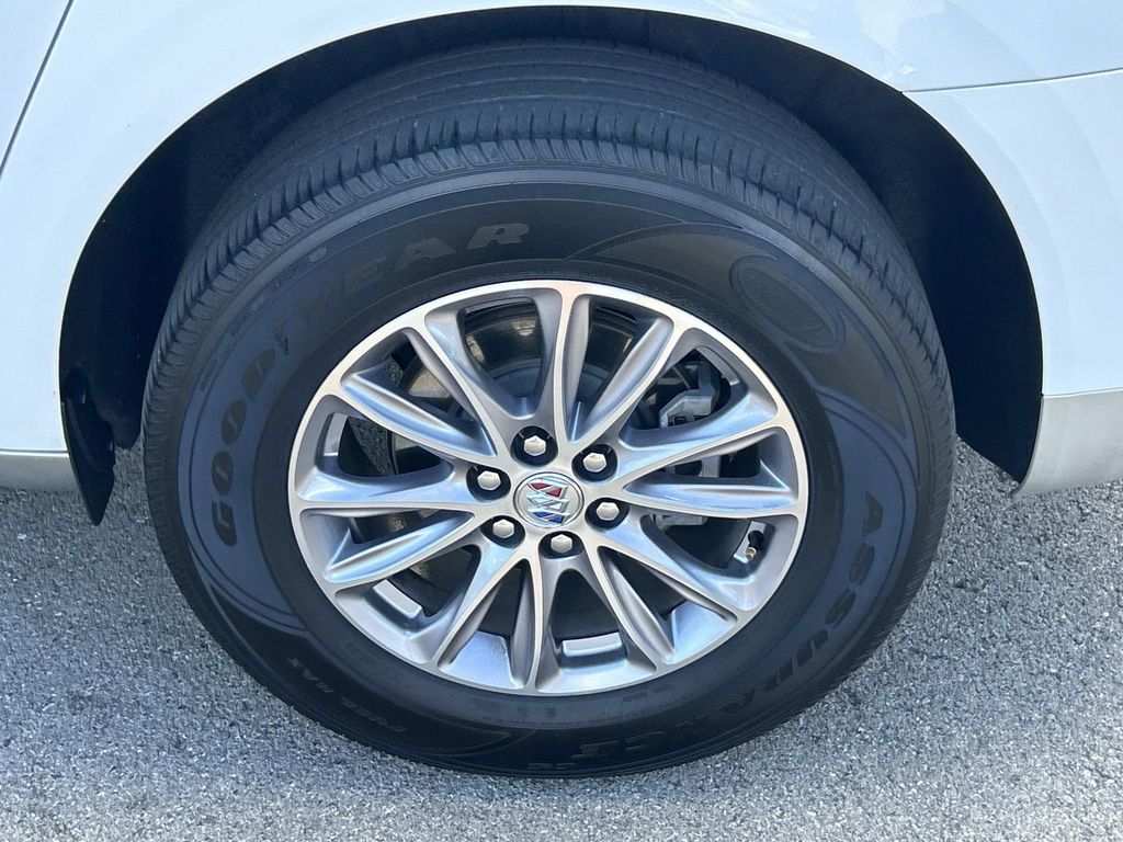 2024 Buick Enclave Premium photo 13