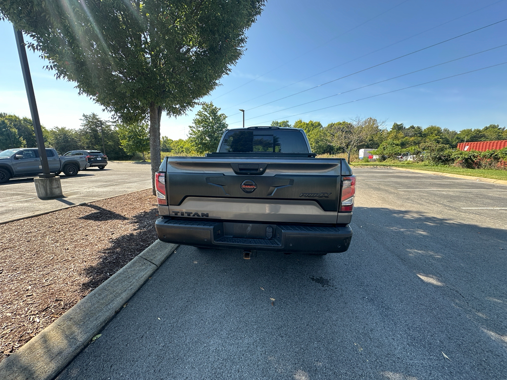 2021 Nissan Titan PRO-4X Crew Cab photo 4