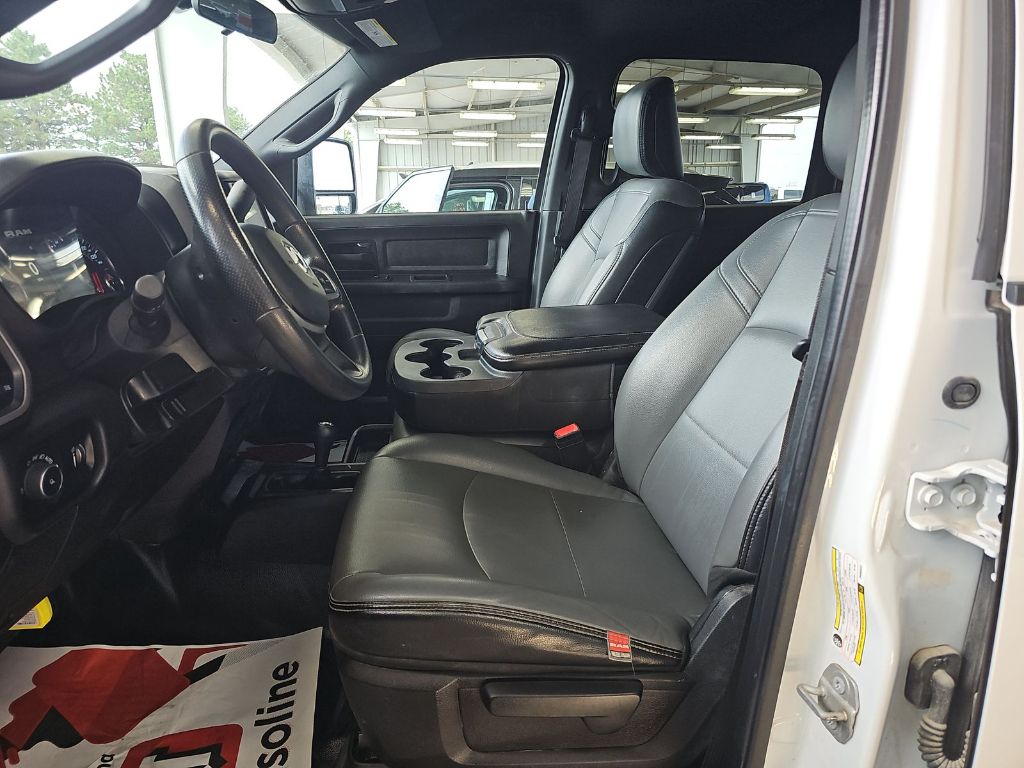 2023 Ram 3500 Tradesman photo 6