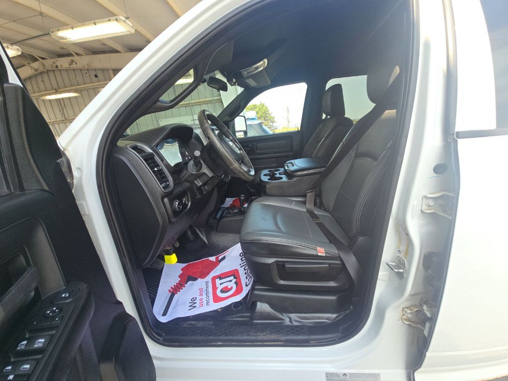 2023 Ram 3500 Tradesman photo 3
