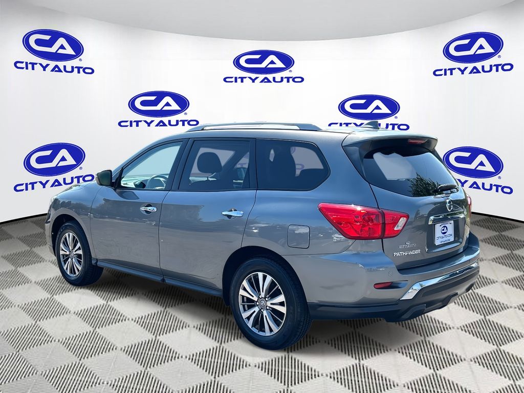 2019 Nissan Pathfinder SV photo 4