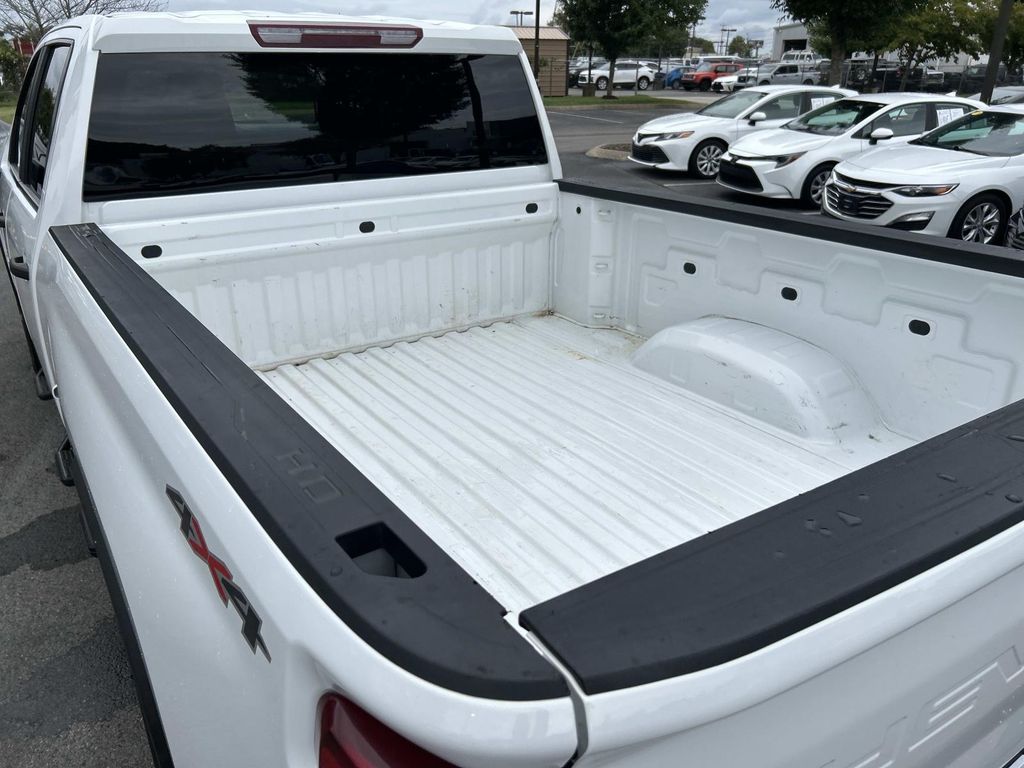 2023 Chevrolet Silverado 2500HD Custom photo 10