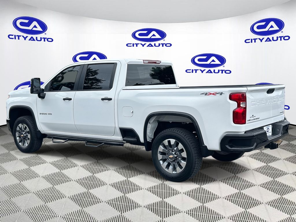 2023 Chevrolet Silverado 2500HD Custom photo 5