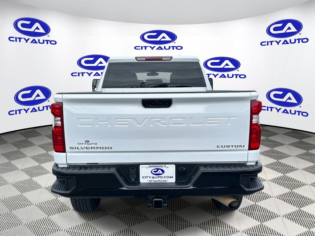 2023 Chevrolet Silverado 2500HD Custom photo 4