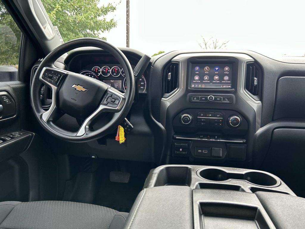2023 Chevrolet Silverado 2500HD Custom photo 12