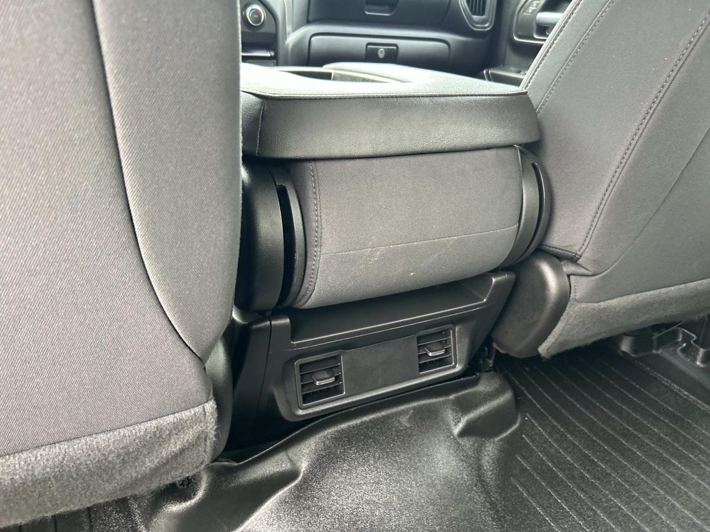 2023 Chevrolet Silverado 2500HD Custom photo 14