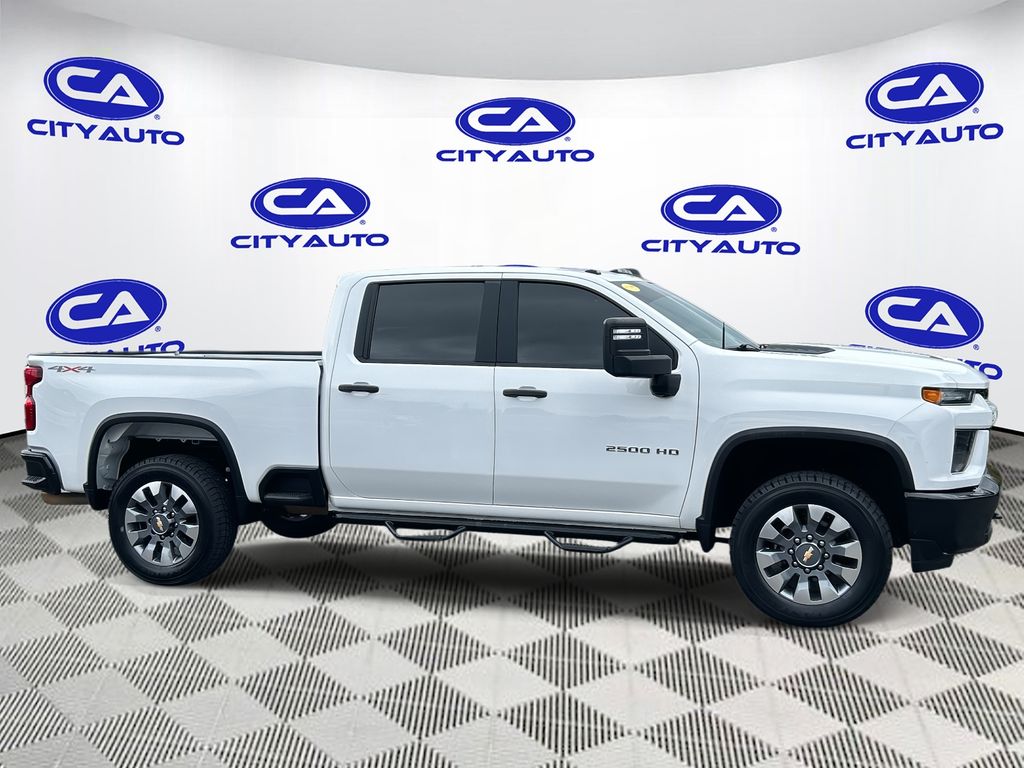 2023 Chevrolet Silverado 2500HD Custom photo 2