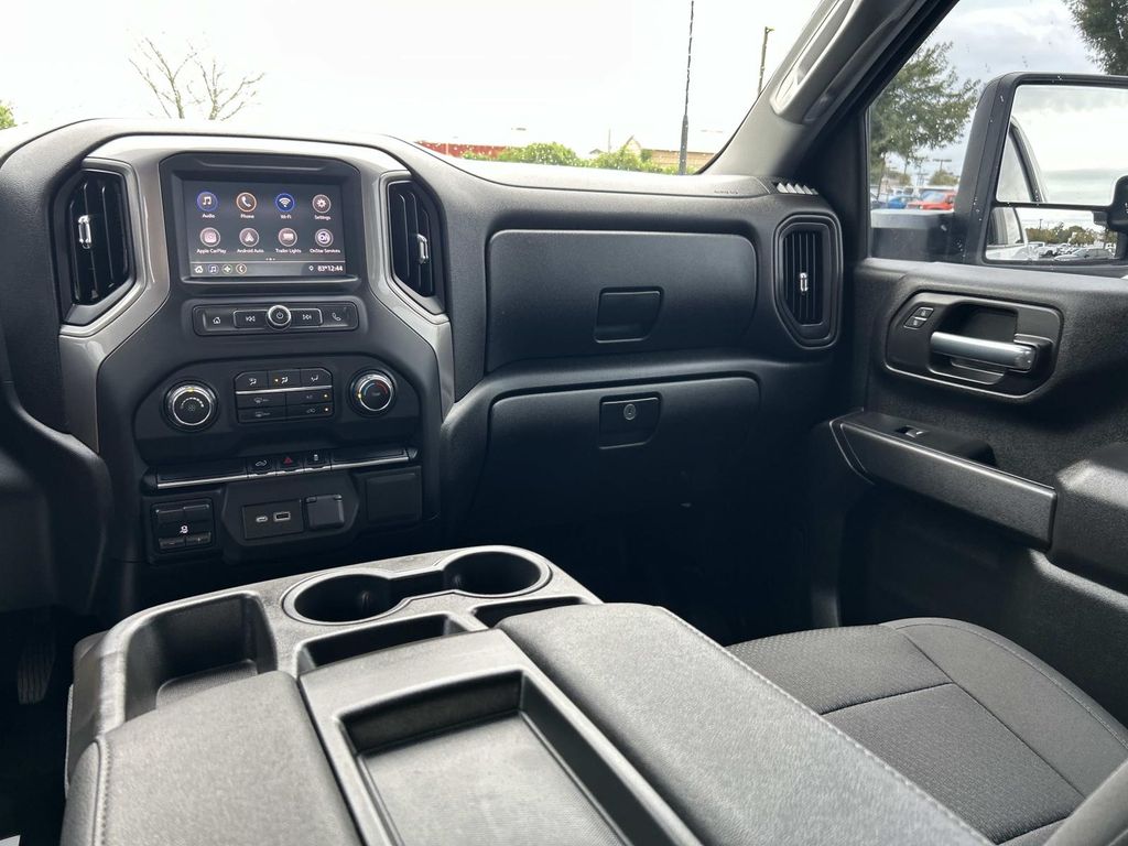 2023 Chevrolet Silverado 2500HD Custom photo 13