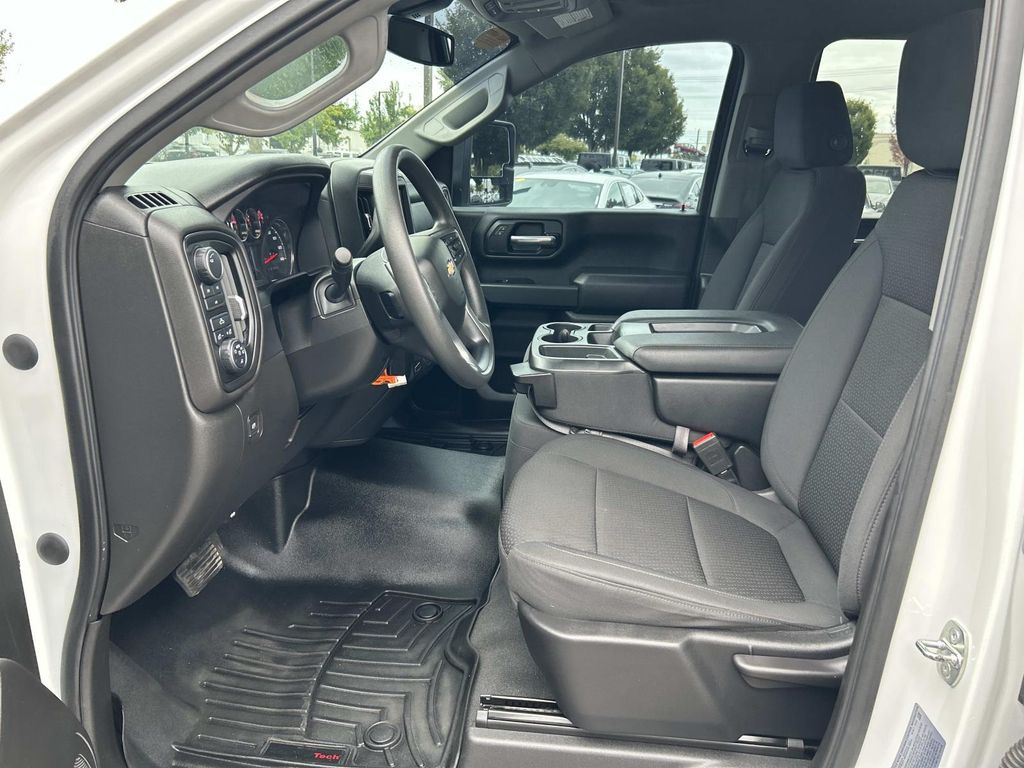 2023 Chevrolet Silverado 2500HD Custom photo 18