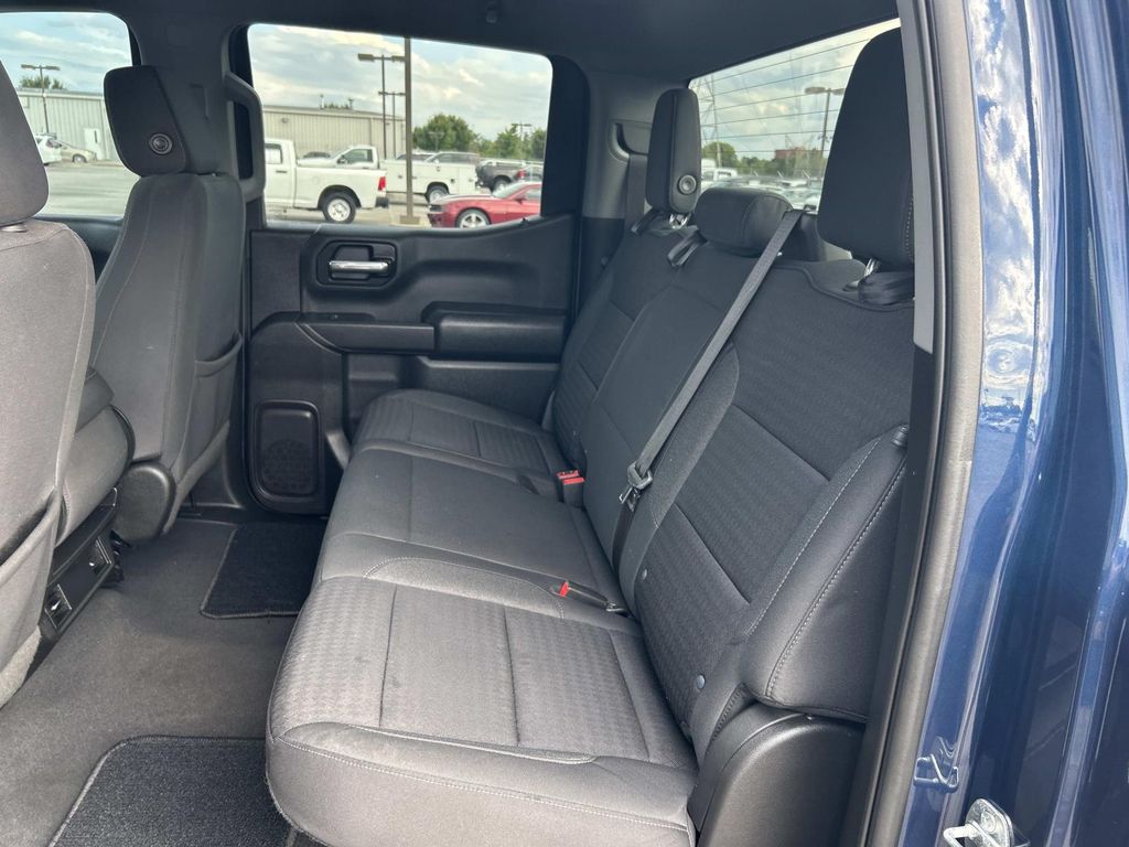 2023 Chevrolet Silverado 1500 Custom photo 15