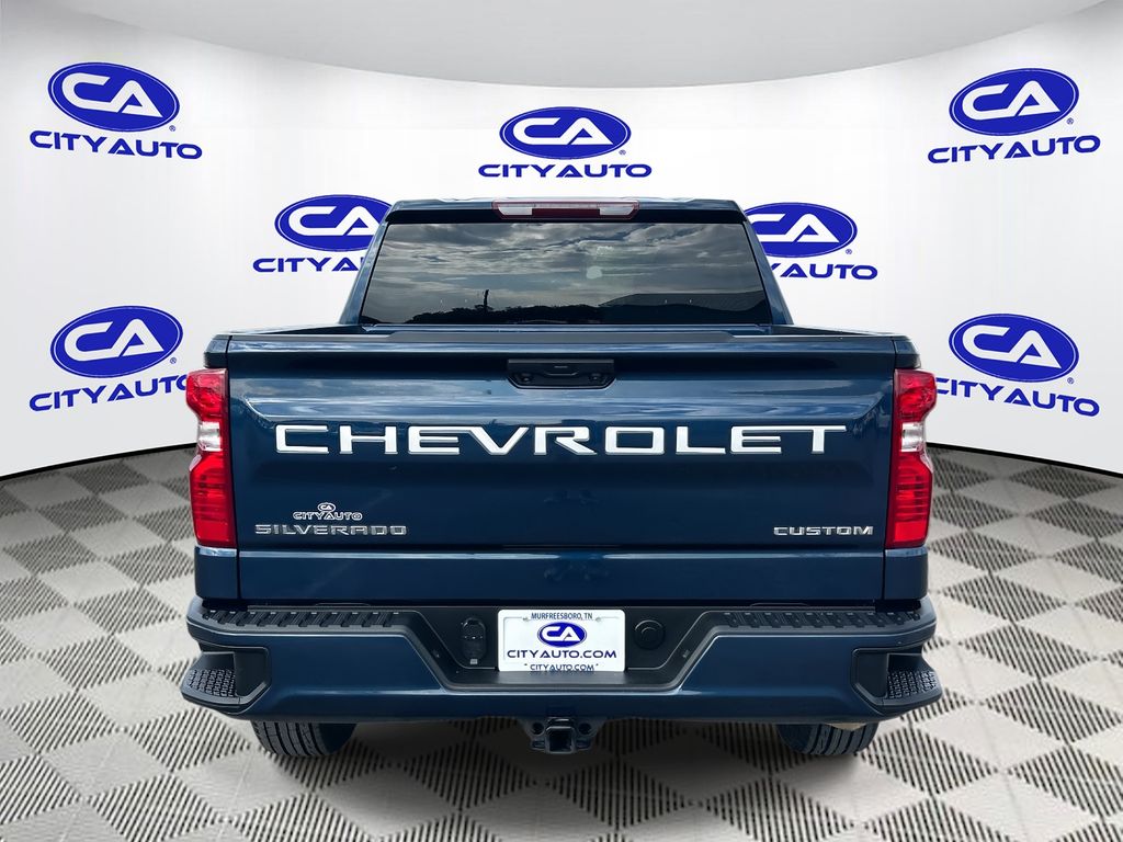 2023 Chevrolet Silverado 1500 Custom photo 3