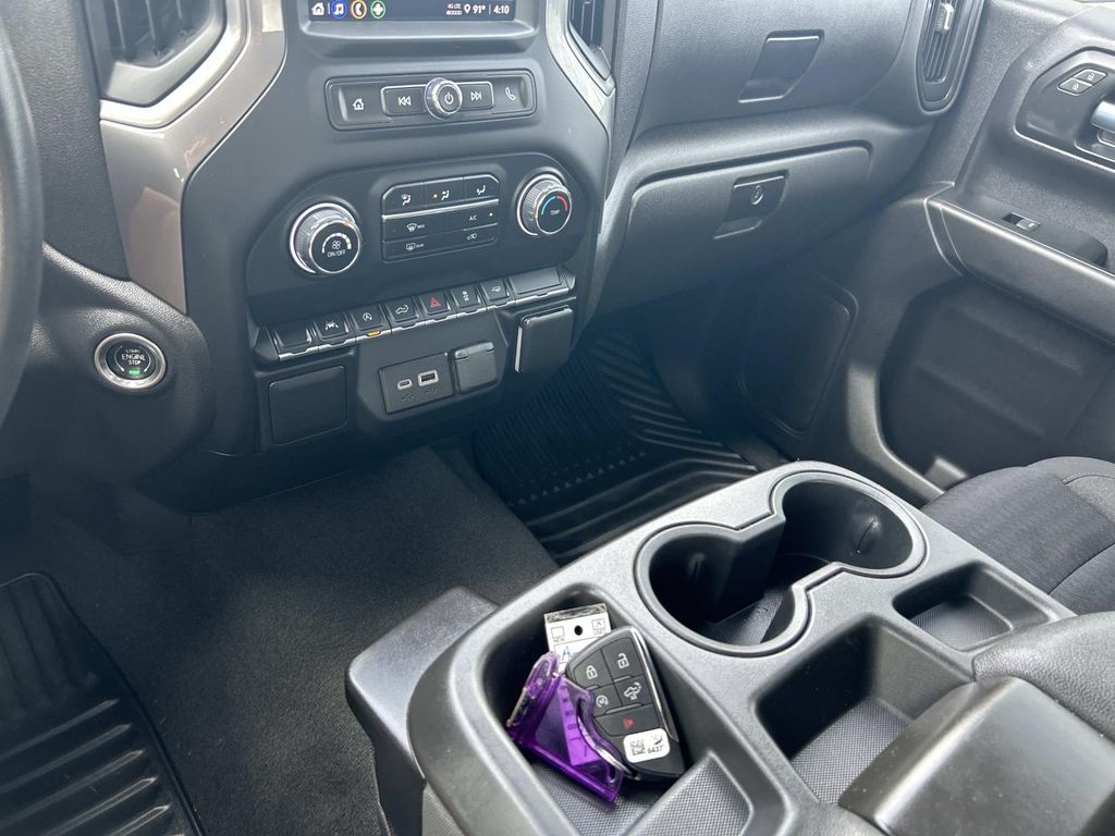 2023 Chevrolet Silverado 1500 Custom photo 21