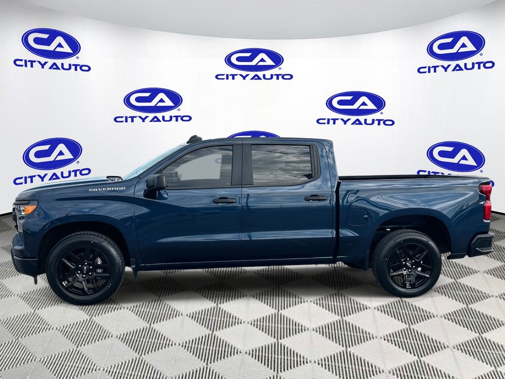 2023 Chevrolet Silverado 1500 Custom photo 5