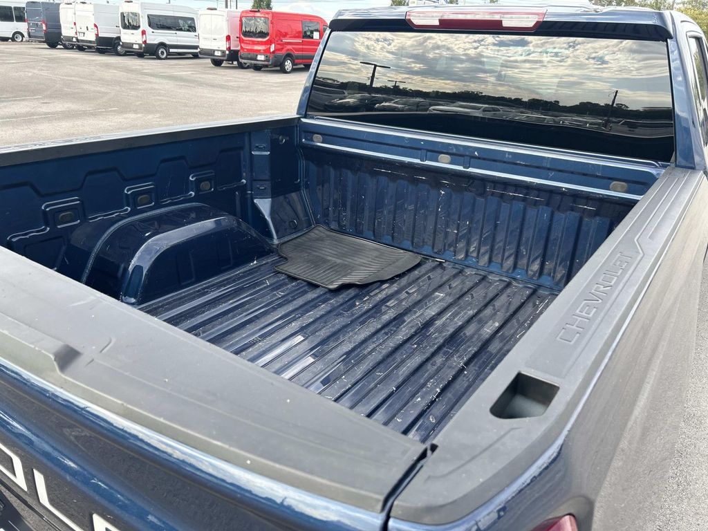 2023 Chevrolet Silverado 1500 Custom photo 10