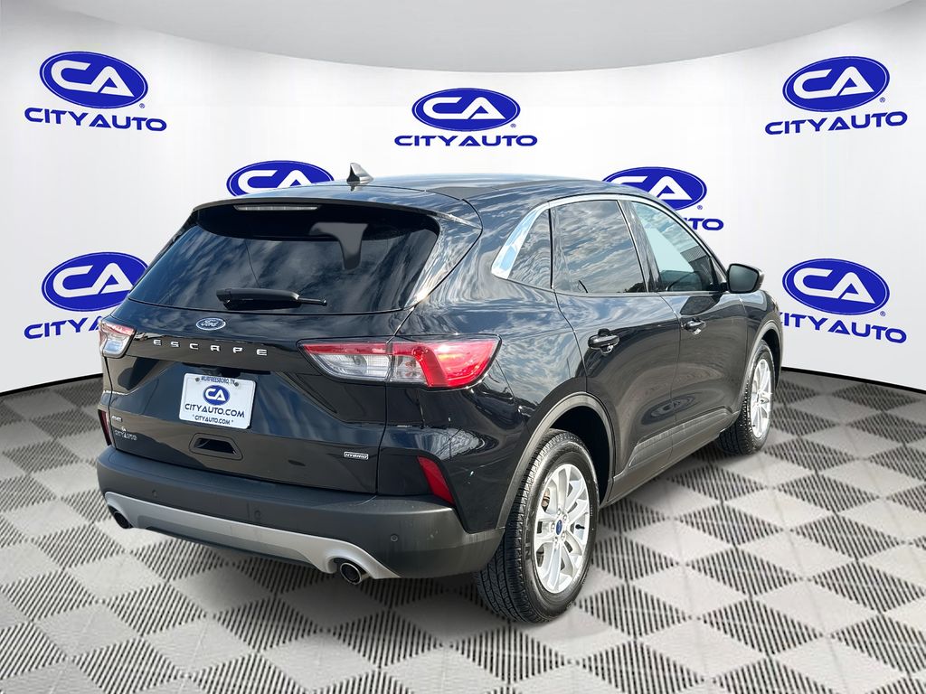 2022 Ford Escape SE Hybrid photo 2