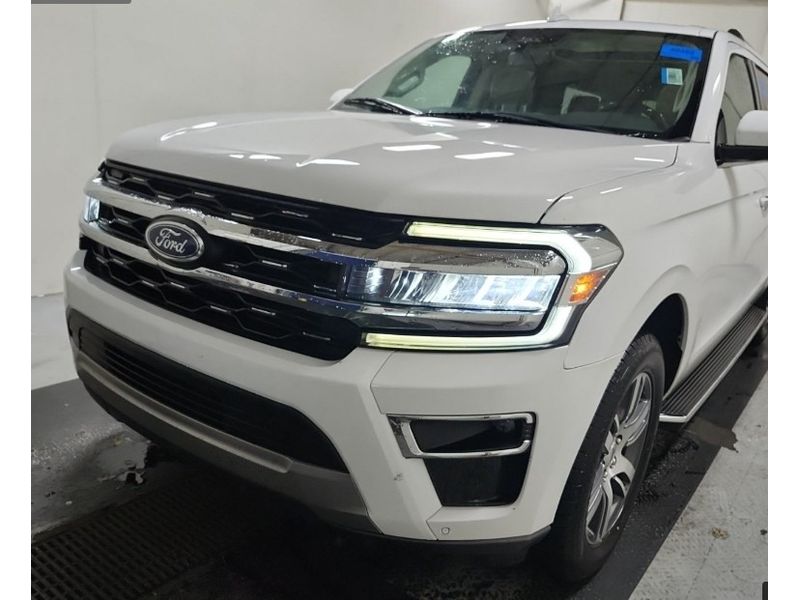 2023 Ford Expedition MAX Limited photo 2