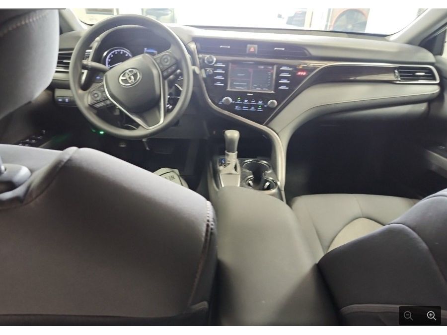 2020 Toyota Camry LE photo 5