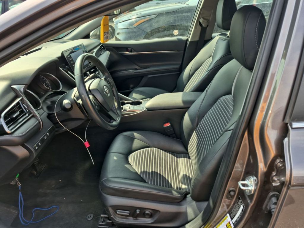 2024 Toyota Camry SE photo 4