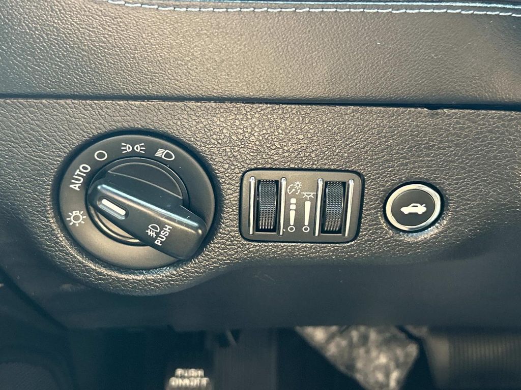2023 Dodge Charger SXT photo 29