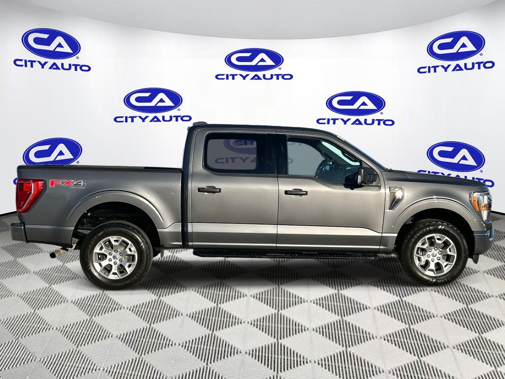2022 Ford F-150 XLT photo 2