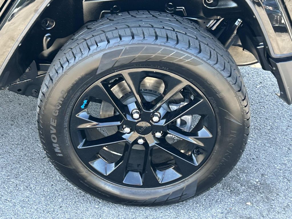 2023 Jeep Wrangler 4xe Sahara photo 9