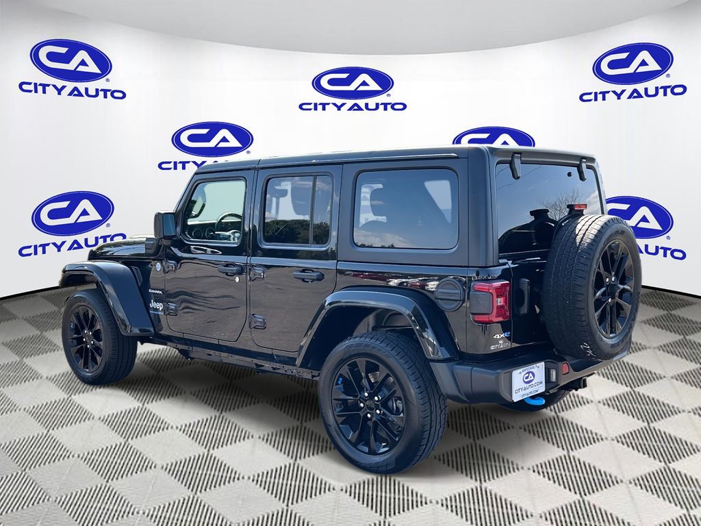 2023 Jeep Wrangler 4xe Sahara photo 2