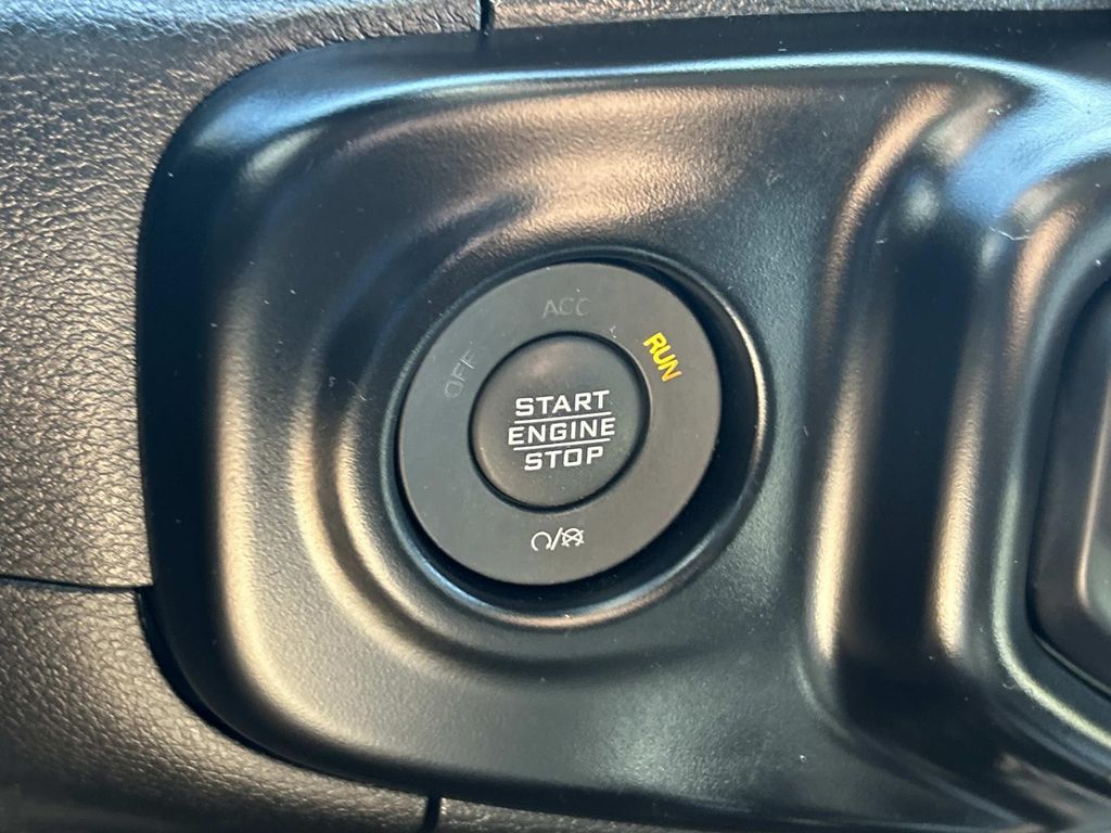 2023 Jeep Wrangler 4xe Sahara photo 25