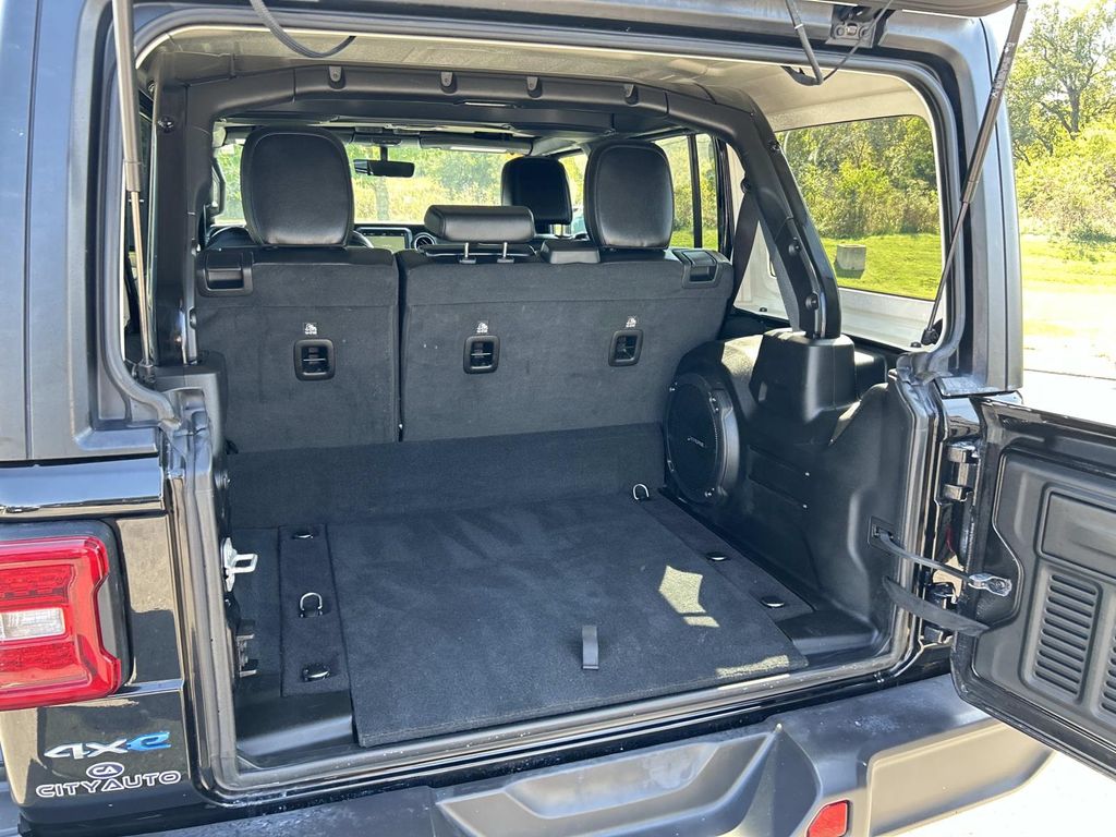 2023 Jeep Wrangler 4xe Sahara photo 8