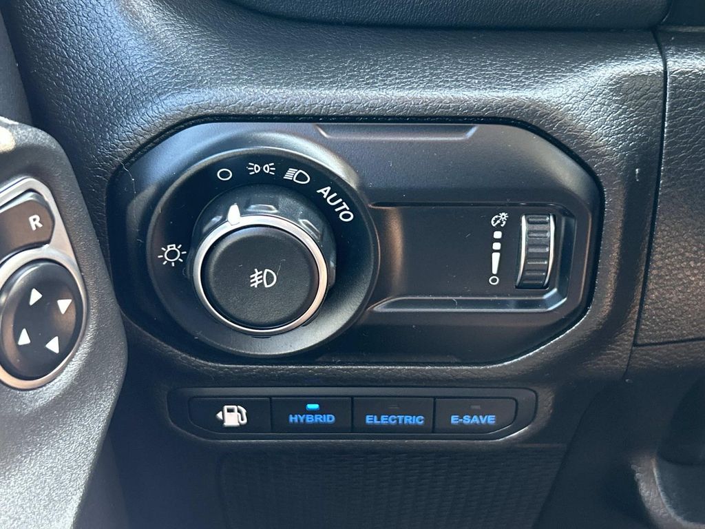 2023 Jeep Wrangler 4xe Sahara photo 24