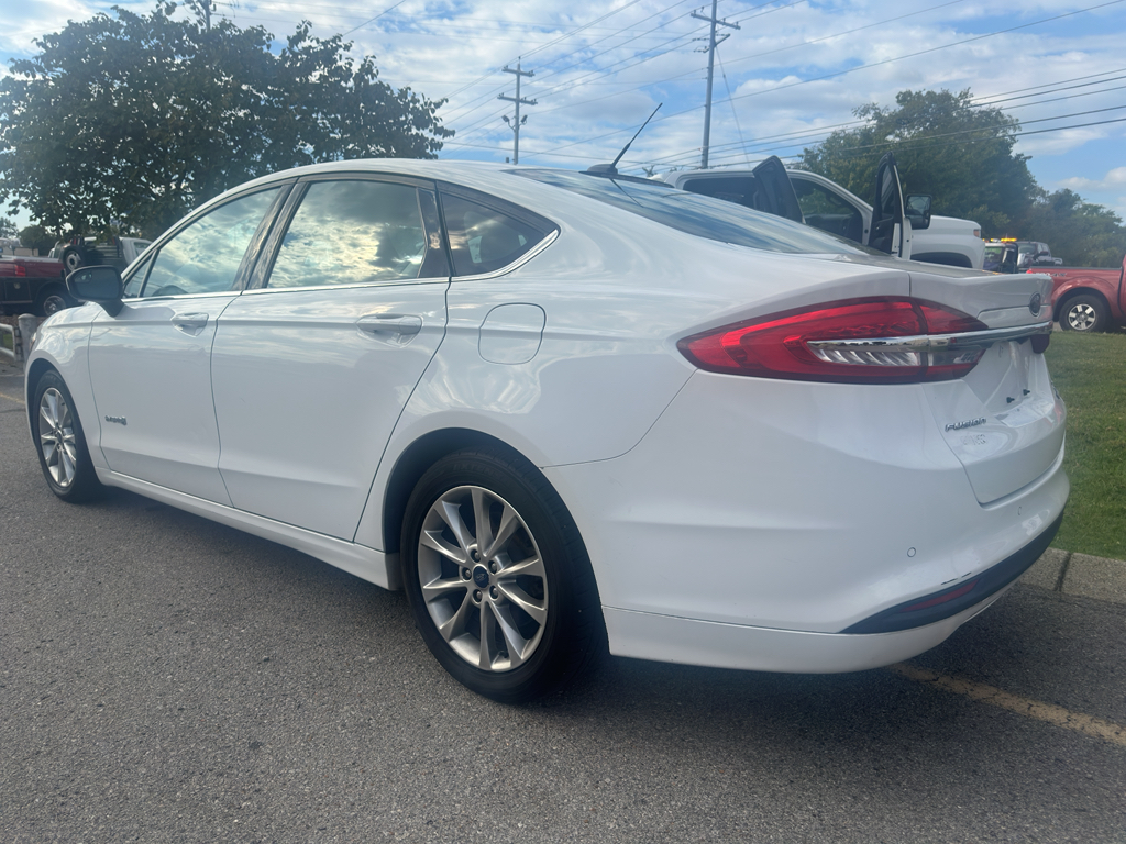2017 Ford Fusion Hybrid SE photo 6